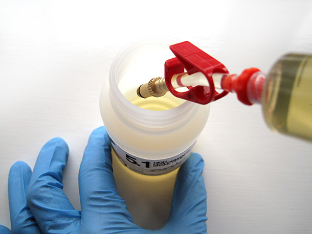 Emptying Avid bleed kit syringe of DOT 5.1 brake fluid